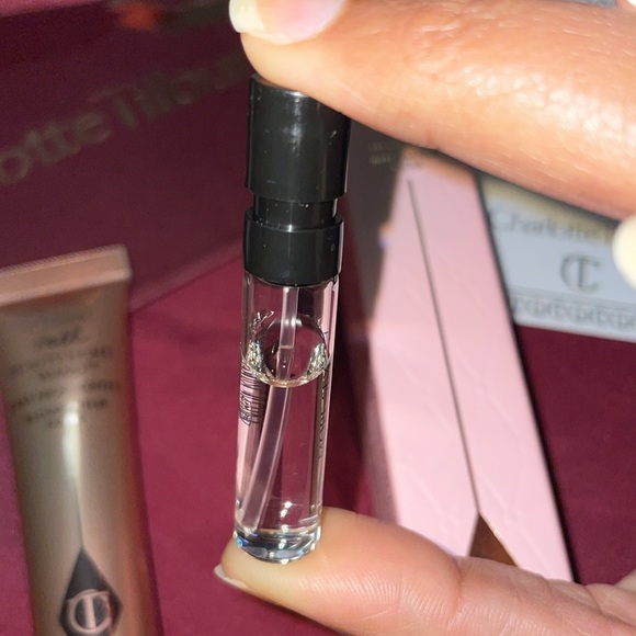 Charlotte Tilbury BEAUTY LIGHT WAND PILLOW TALK MEDIUM SET - Picture 6 of 16